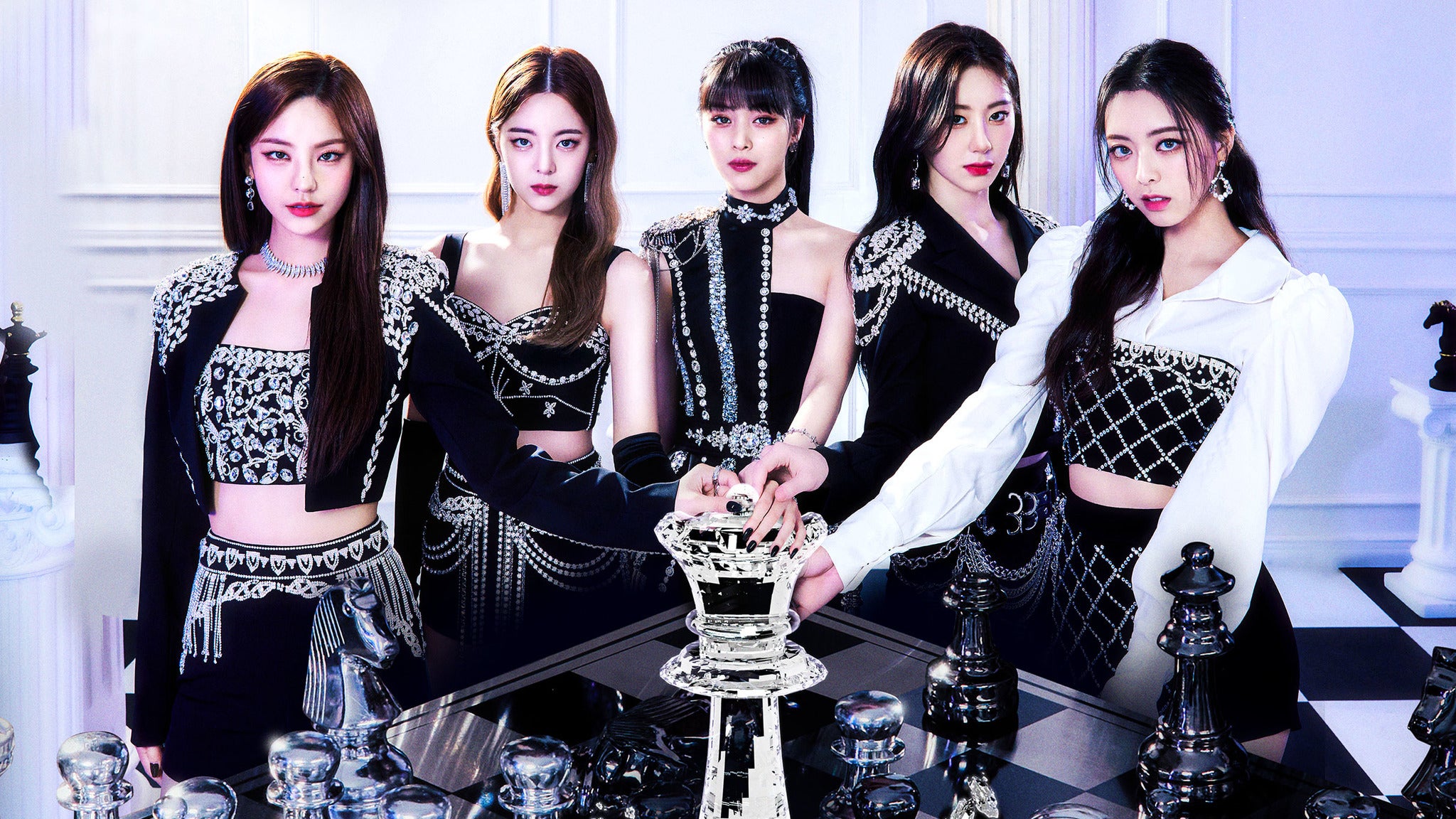 ITZY The 1st World Tour “Checkmate”